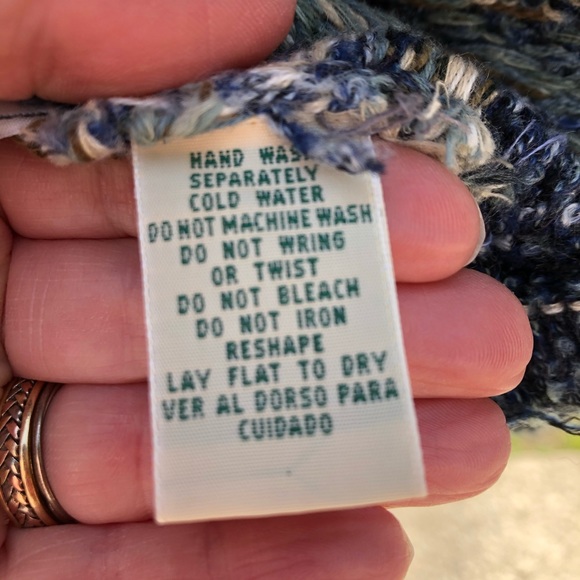 St. John’s Bay Sweater, Size Small - Picture 8 of 8